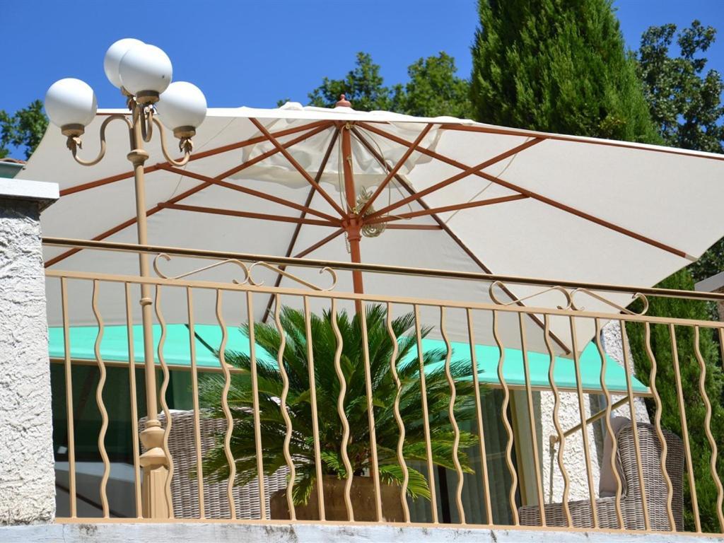 Hotel La Devinière Donzère Esterno foto
